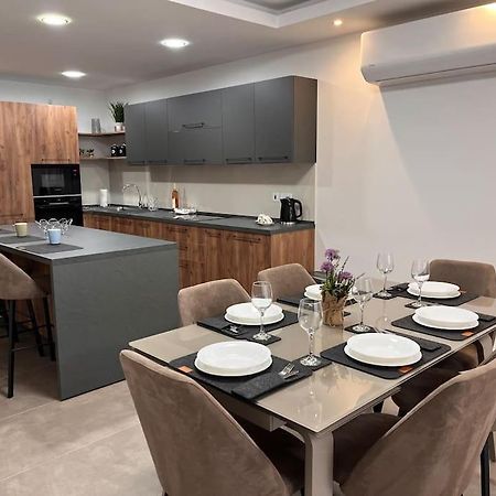 3 Bedroom Seaside Luxury Accommodation - Sleeps 8 خليج سانت بول المظهر الخارجي الصورة