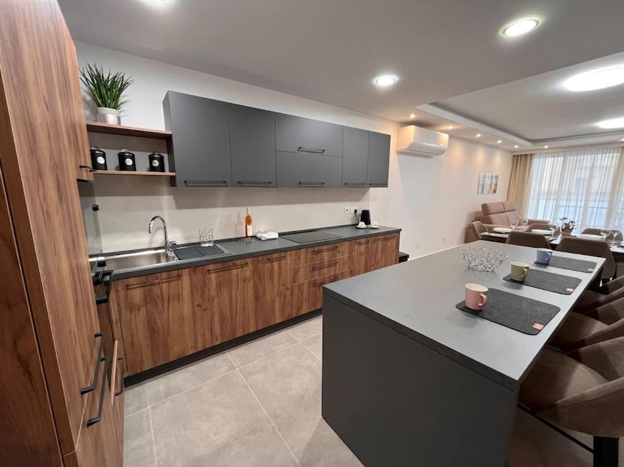 3 Bedroom Seaside Luxury Accommodation - Sleeps 8 خليج سانت بول المظهر الخارجي الصورة