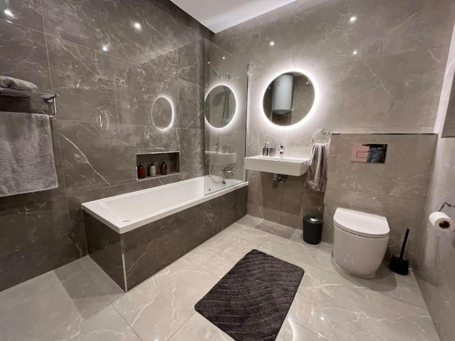 3 Bedroom Seaside Luxury Accommodation - Sleeps 8 خليج سانت بول المظهر الخارجي الصورة